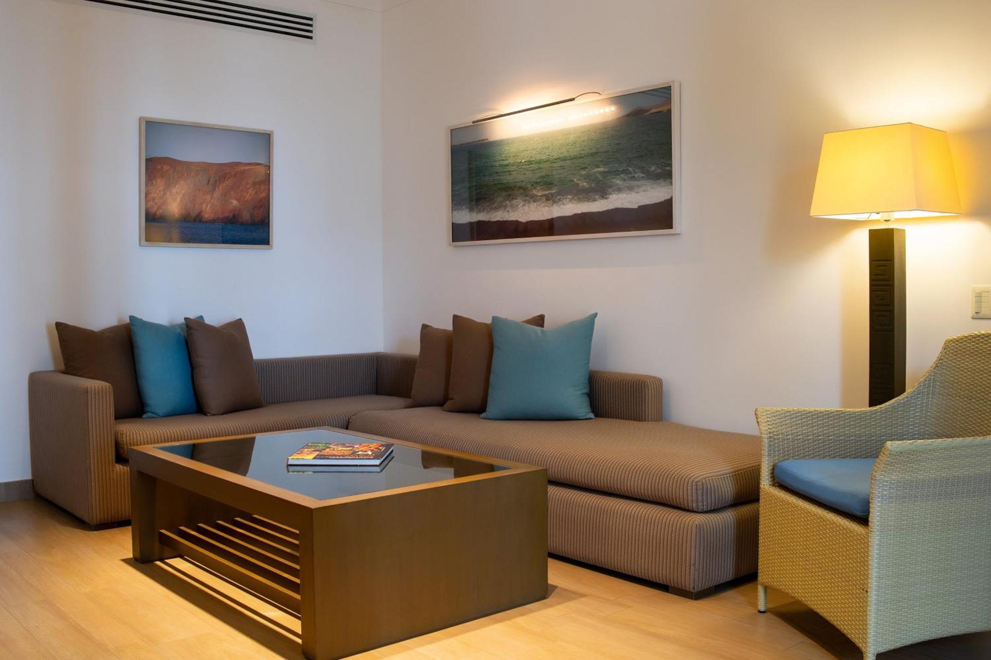 Hotel Paracas, A Luxury Collection Resort, Paracas Esterno foto A living room at the resort